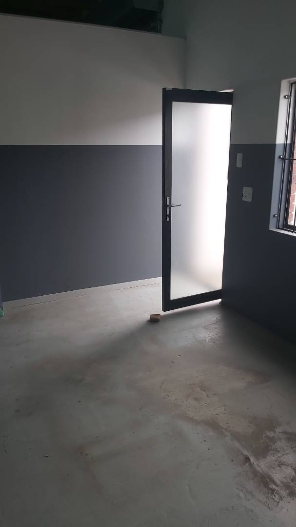 To Let Commercial Property for Rent in Overbaakens Eastern Cape